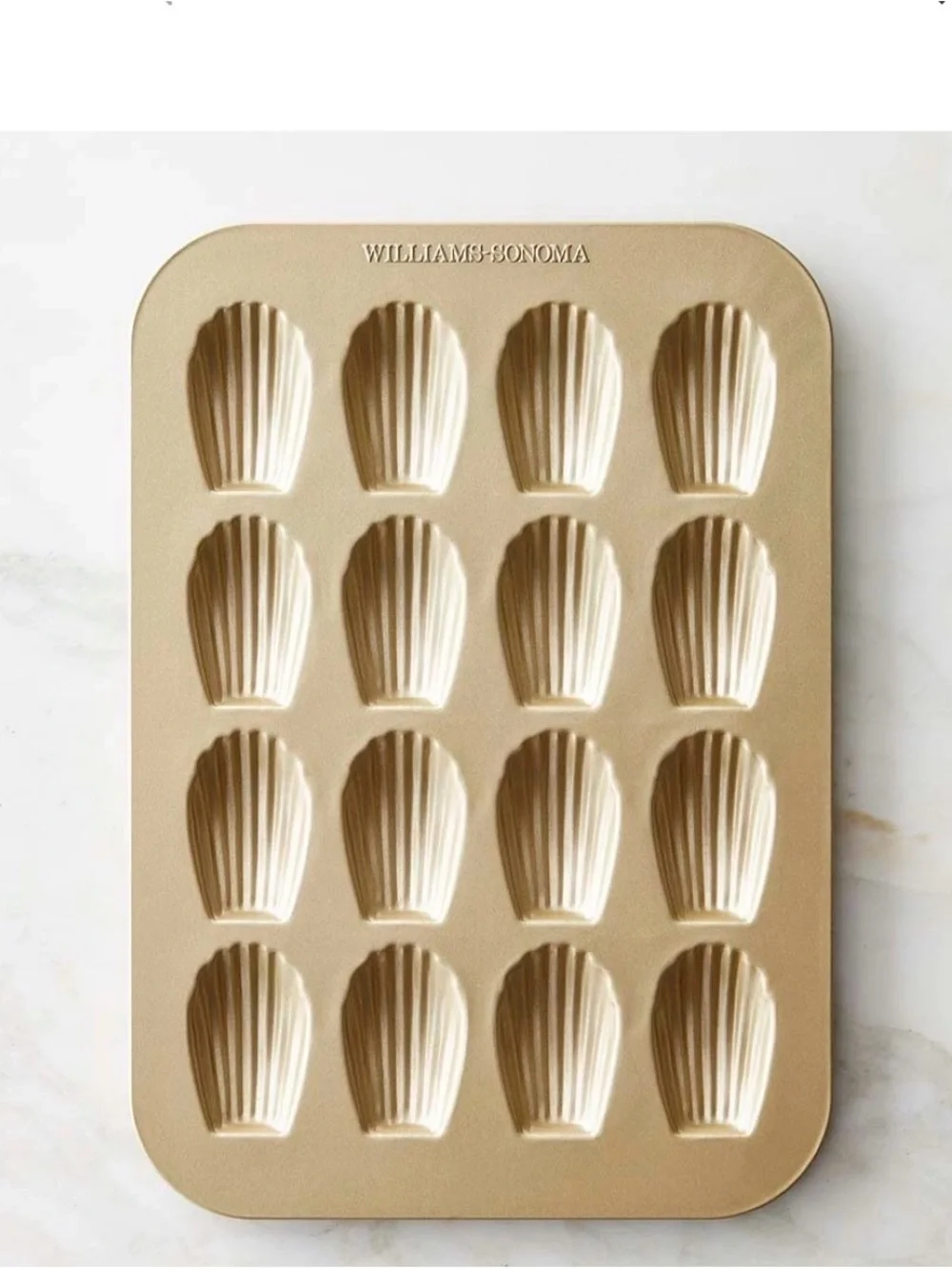 Williams Sonoma Gold Madeleines Baking Pan - 15-Cavity